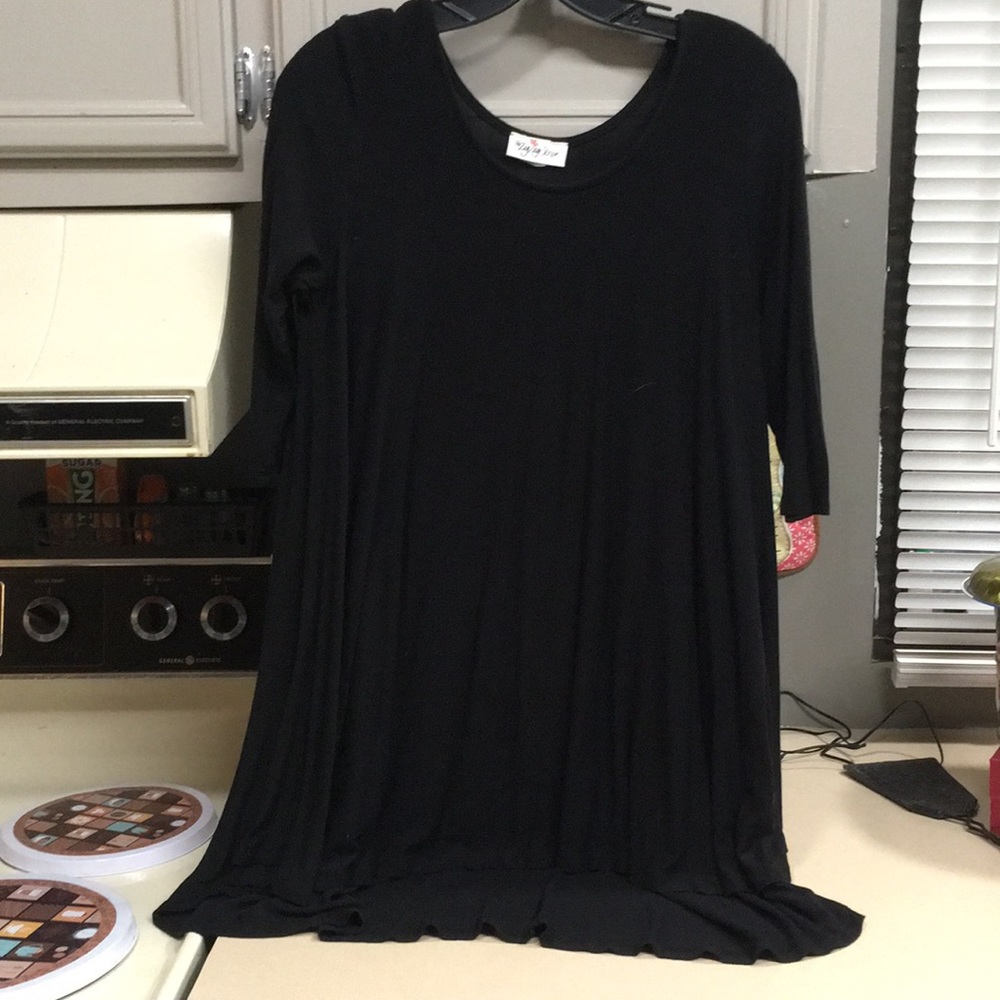 Black tunic top